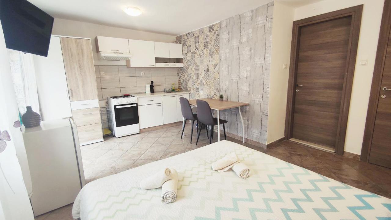 Apartments Close To Sandy Beach Сплит Экстерьер фото